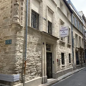 Le Medieval Palais Des Papes Hotell